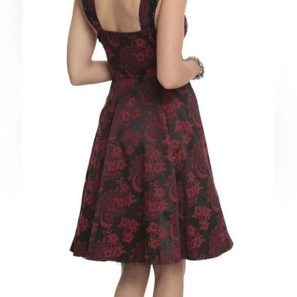 🍒 HEARTS & ROSES Red Black Brocade Sleeveless Lace Up Corset Full Dress Small - Picture 4 of 10